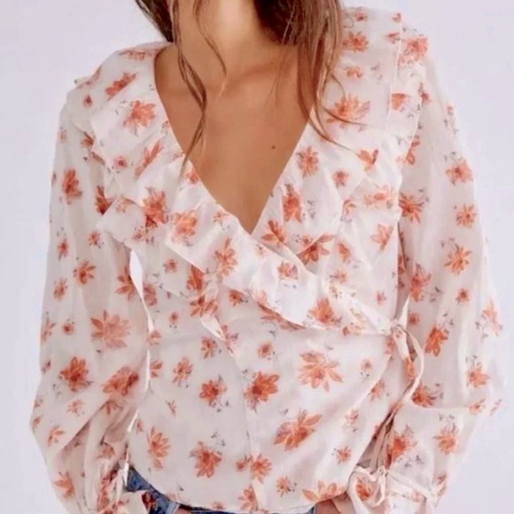 The Amanda Ruffle Top - Picture 1 of 7